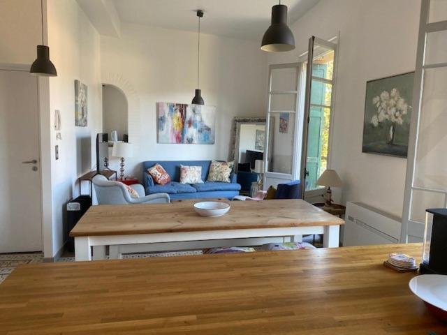 Gorgeous Superbly Located In Old Town Apartment *